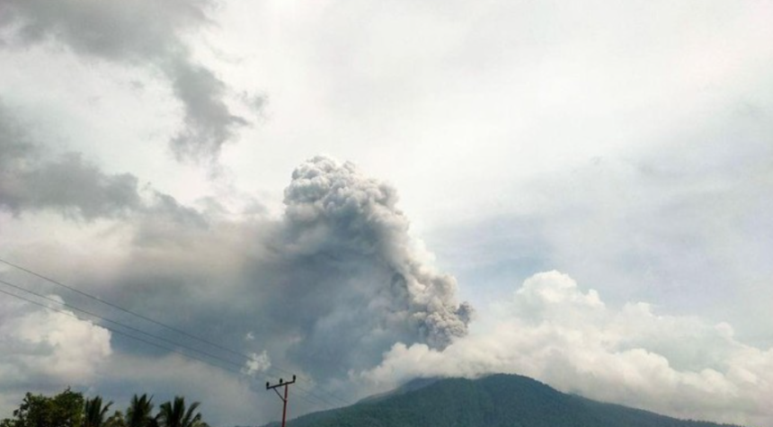 gunung lewotobi