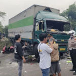 Truk ugal-ugalan di Tangerang kota