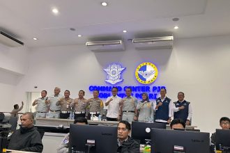 Kakorlantas dan Wamen BUMN di Command Center KM 29