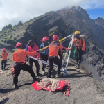 Proses evakuasi Juliana Marins