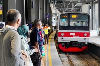 jalur krl berpotensi ditutup imbas demo buruh