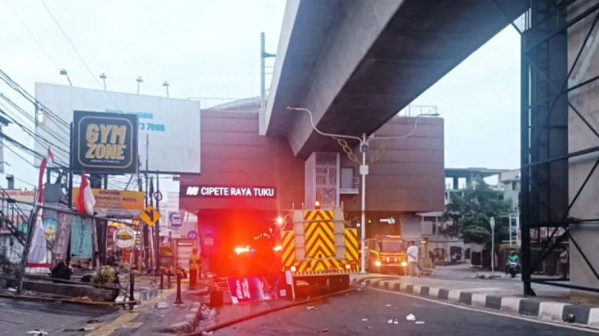 Cipete Raya ditutup imbas kebakaran Fatmawati