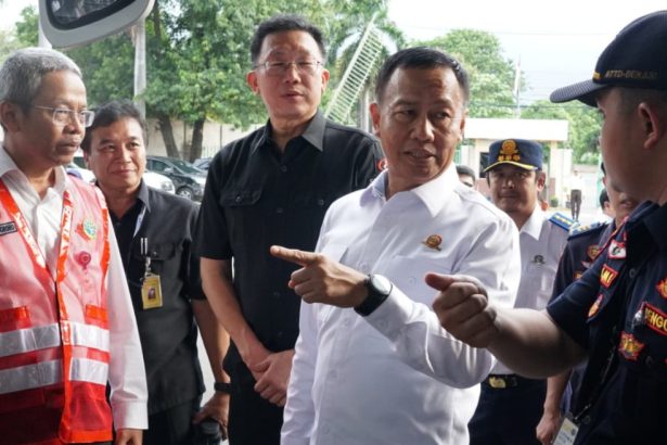 Kegiatan Kunjungan Kerja Dirjen Hubdat dalam rangka persiapan Angkutan Natal 2025 dan Tahun Baru 2026 di PO. Bus Sinar Jaya pada hari Senin, 10 November 2025 1