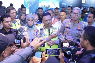 Kepala Korps Lalu Lintas (Kakorlantas) Polri Inspektur Jenderal Polisi Agus Suryonugroho mengecek kesiapan Smart City Yogyakarta