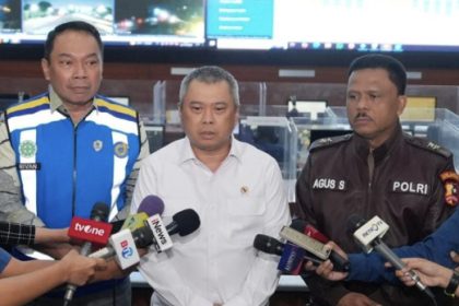 Kakorlantas, Menhub, dan Jasa Marga Pantau Arus Mudik Nataru 1