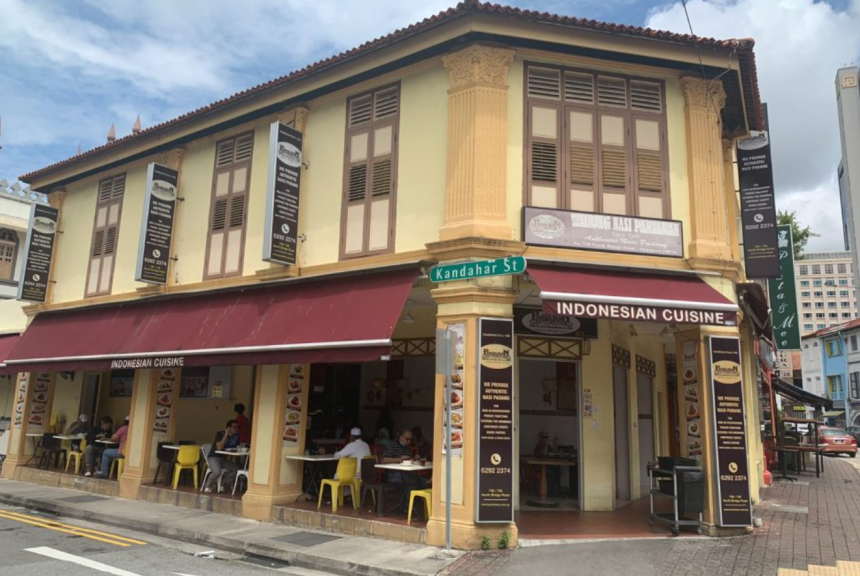 warung nasi padang di Singapura