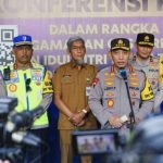 Kapolri di Gerbang Tol Kali Kangkung Semarang