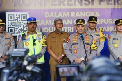 Kapolri di Gerbang Tol Kali Kangkung Semarang