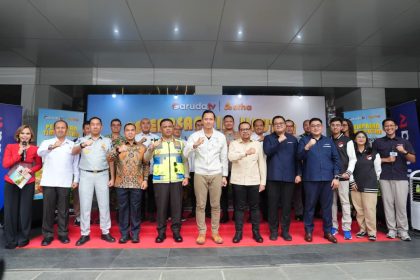 Kakorlantas Polri Irjen Agus Suryonugroho melepas tim liputan mudik Garuda TV untuk memantau arus mudik
