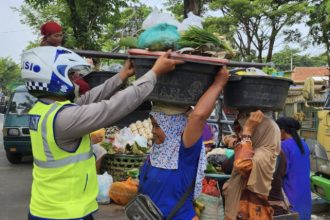 Polantas Bantu Masyarakat