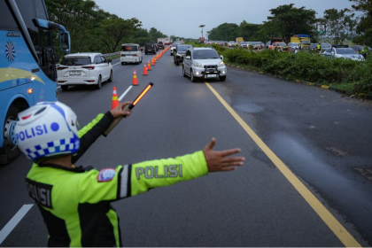 pengabdian petugas dalam Operasi Ketupat 2026